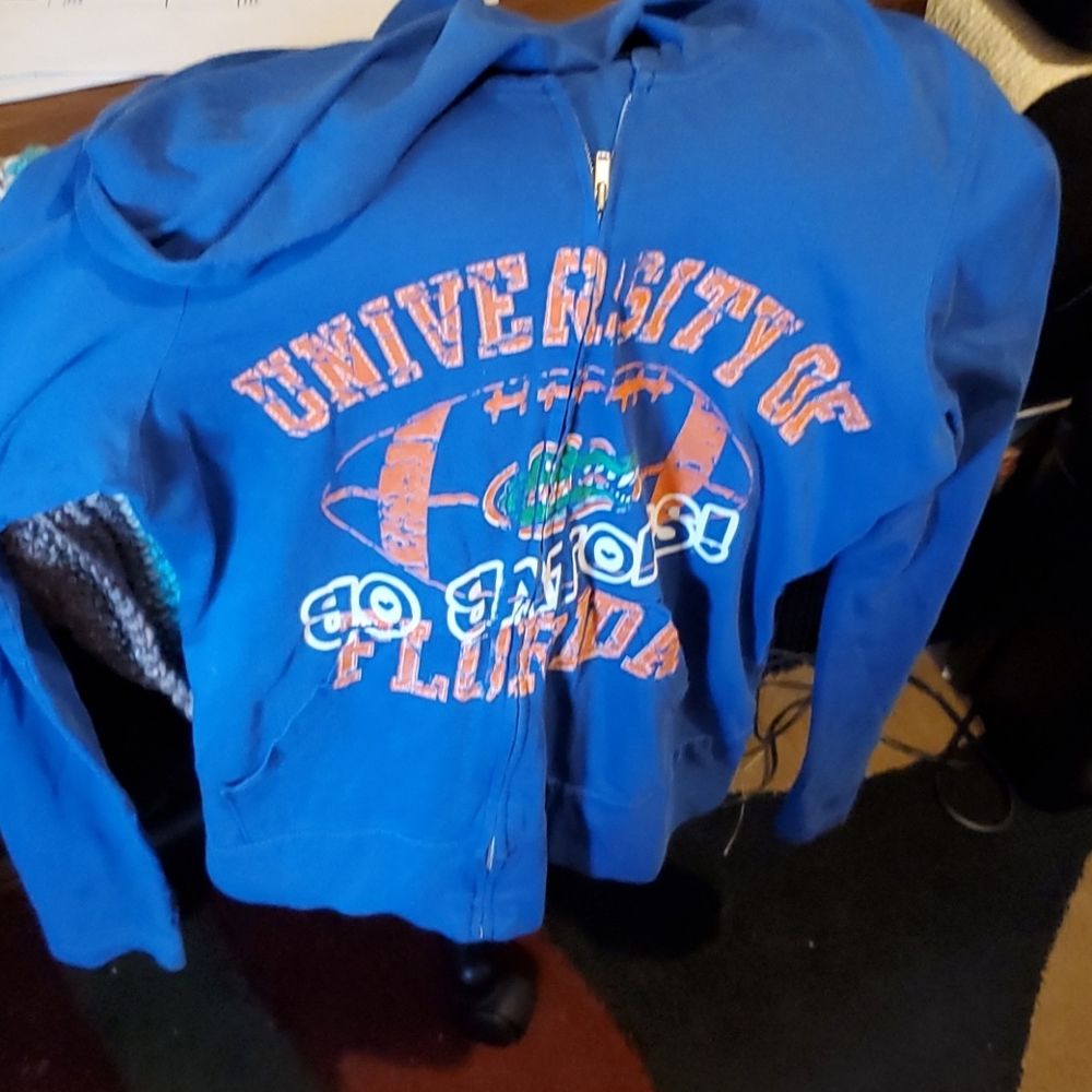 Sofee long sleeve gators zip thinner top (4 for $20)
